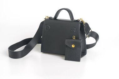 Güzel kadın deri çanta beyaz arka planda izole