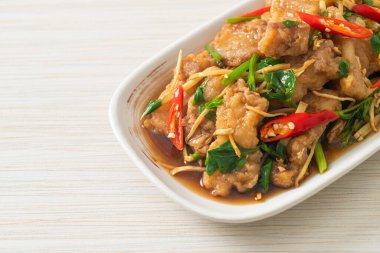 Çin kereviziyle Kızarmış Balık - Asya usulü