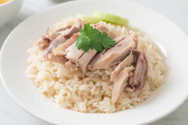 Tavuklu pilav ya da tavuklu pilav - Asya usulü.