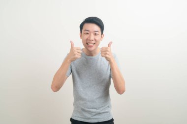 Genç Asyalı adamın portresi. Beyaz arka planda el yazısı.