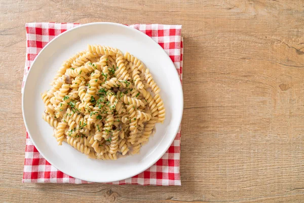 Spirali Spiraal Pasta Champignonroomsaus Met Peterselie Italiaanse Keuken — Stockfoto