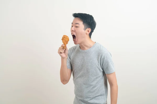 Retrato Jovem Asiático Homem Com Frango Frito Mão — Fotografia de Stock