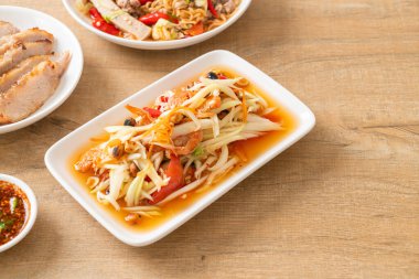 Som Tum - Baharatlı papaya salatası - Tayland yemeği tarzı