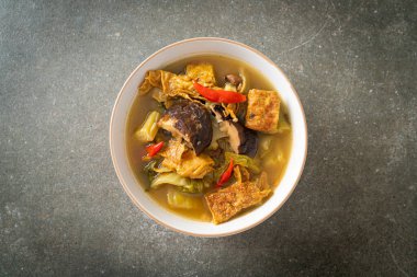 haşlanmış lahana turşusu ve acı kabak çorbası - Asya ve vegan ve vejetaryen yemek tarzı