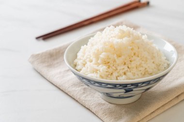 Tayland yaseminli beyaz pirinç kasesi.