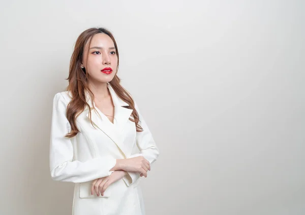 흰옷을 아름다운 아시아 기업인의 — 스톡 사진