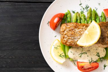 Izgara balık bifteği.