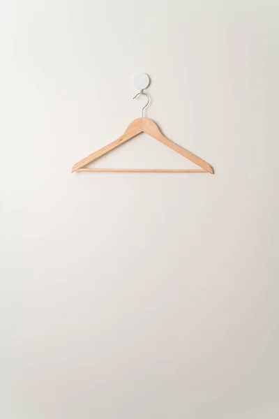 Empty Wood Clothes Hanger Wall — Zdjęcie stockowe