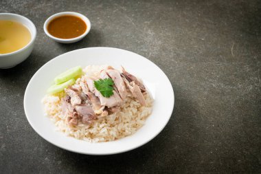 Tavuklu pilav ya da tavuklu pilav - Asya usulü.