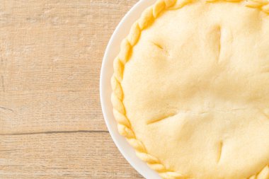 Lezzetli Toddy avuç içi turtaları beyaz tabakta