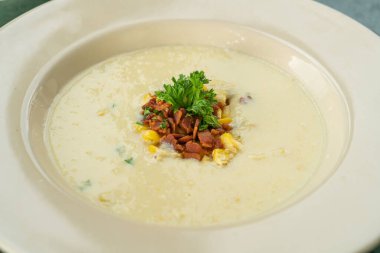 Mısır çorbası ve kıtır pastırma.