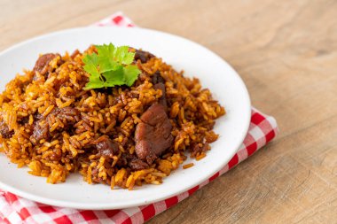 Nasi goreng - Endonezya usulü kızarmış pilav - Asya usulü