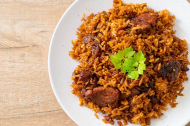 Nasi goreng - Endonezya usulü kızarmış pilav - Asya usulü