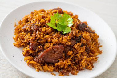 Nasi goreng - Endonezya usulü kızarmış pilav - Asya usulü