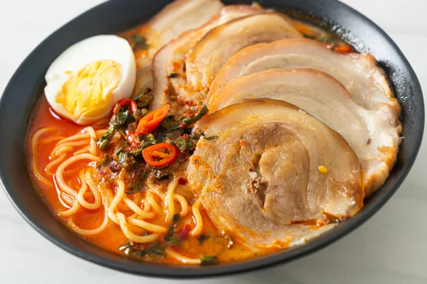 Ramen Noodles Sopa Tomilho Picante Com Carne Porco Assada Estilo — Fotografia de Stock