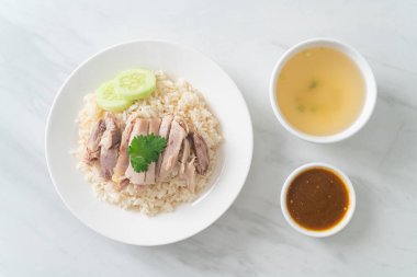 Tavuklu pilav ya da tavuklu pilav - Asya usulü.