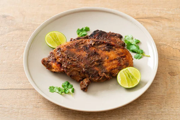 Spicy Grilled Jamaican Jerk Chicken Jamaican Food Style — Stok Foto