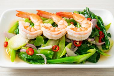 Karidesli baharatlı Çin Kale Salatası - Asya usulü