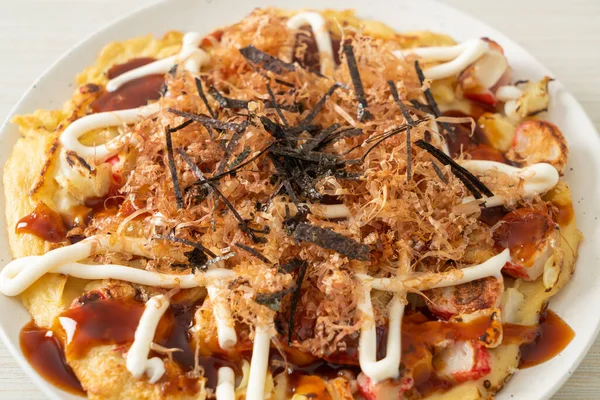 Японская Традиционная Пицца Которая Называется Okonomiyaki Японский Стиль Питания — стоковое фото