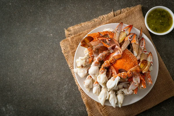 Crabe Bleu Cuit Vapeur Avec Sauce Épicée Aux Fruits Mer — Photo