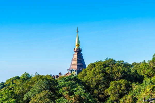 Punto Riferimento Pagoda Doi Inthanon Parco Nazionale Con Cielo Blu — Foto Stock