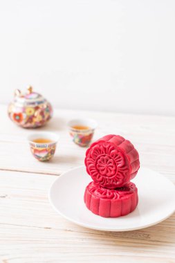 Ay pastası Sonbahar Festivali için kırmızı kadife aromalı