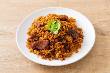Nasi goreng - Endonezya usulü kızarmış pilav - Asya usulü