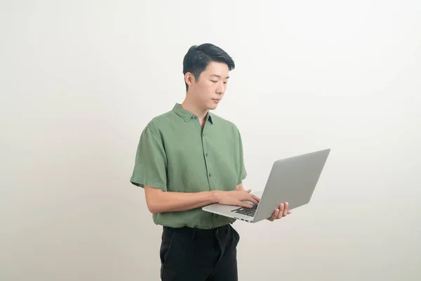 Retrato Joven Asiático Hombre Usando Portátil Mano —  Fotos de Stock