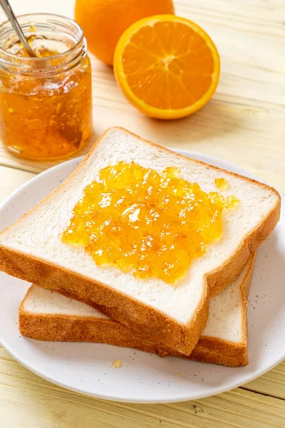 Κομμάτια Ψωμί Μαρμελάδα Πορτοκάλι Για Πρωινό — Φωτογραφία Αρχείου