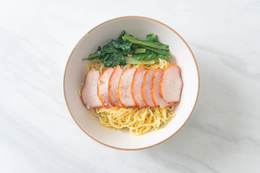 Barbekü Kırmızı Domuz Eriştesi Çorbalı - Asya usulü