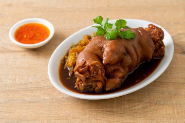 Domuz budu yahnisi ya da domuz budu - Asya yemeği tarzı