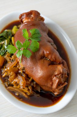 Domuz budu yahnisi ya da domuz budu - Asya yemeği tarzı