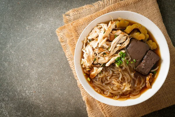 Stewed Kycklingnudlar Brown Soup Bowl Asiatisk Matstil — Stockfoto