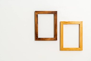 boş resim çerçevesi beyaz duvar arkaplanında kopyalama alanı ile