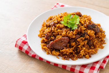 Nasi goreng - Endonezya usulü kızarmış pilav - Asya usulü