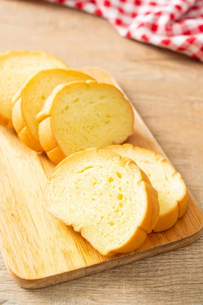 Pão Batata Doce Fatiado Tábua Madeira — Fotografia de Stock