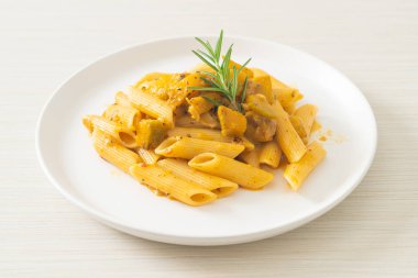 kabaklı makarna alfredo sosu - vejetaryen ve vejetaryen yemek tarzı