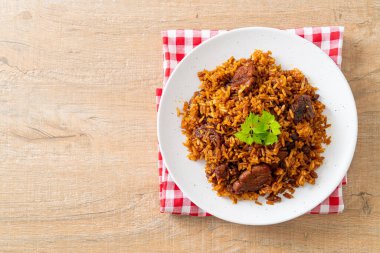 Nasi goreng - Endonezya usulü kızarmış pilav - Asya usulü