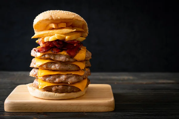 Hambúrguer Porco Hambúrguer Porco Com Queijo Bacon Batatas Fritas — Fotografia de Stock