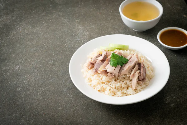 Hainan Chicken Rice Atau Nasi Kukus Dengan Ayam Gaya Makanan — Stok Foto