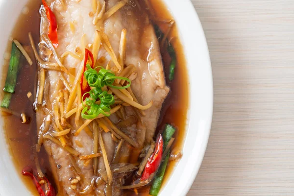 Soya soslu balık buğulama - Asya yemeği tarzı
