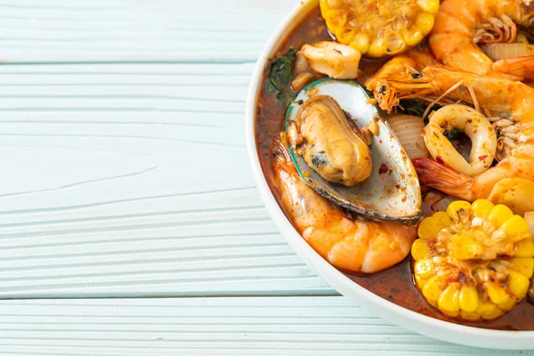 Spicy Barbecue Seafood Shrimps Sqiud Mussel Corn — Stock Photo, Image