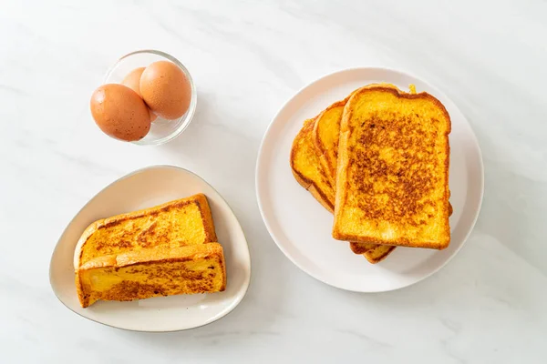 Tostadas Francesas Plato Blanco Para Desayuno —  Fotos de Stock