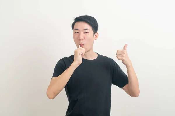 Retrato Joven Asiático Hombre Cepillo Dientes Blanco Fondo — Foto de Stock