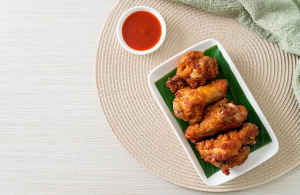 Balık soslu kızarmış tavuk budu.