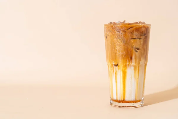 Iced Caramel Macchiato Coffee Glass — Stock Photo, Image
