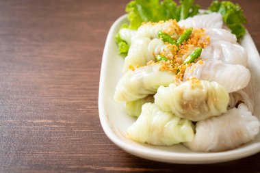 ( Kow Griep Pag Mor) Domuz buğulama pirinç paketleri ya da pilav kabuklu börekler