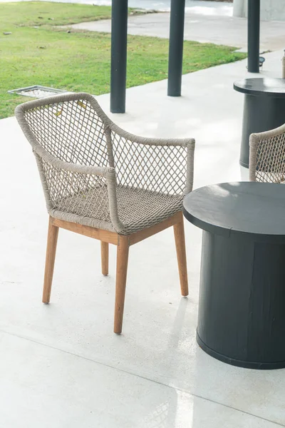 Beautiful Empty Outdoor Chair Table — Stock Photo, Image