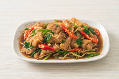 Çin kereviziyle Kızarmış Balık - Asya usulü