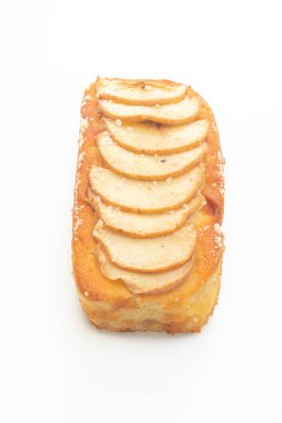 Elma ekmeği parçalanmış kek beyaz arka planda izole edilmiş.